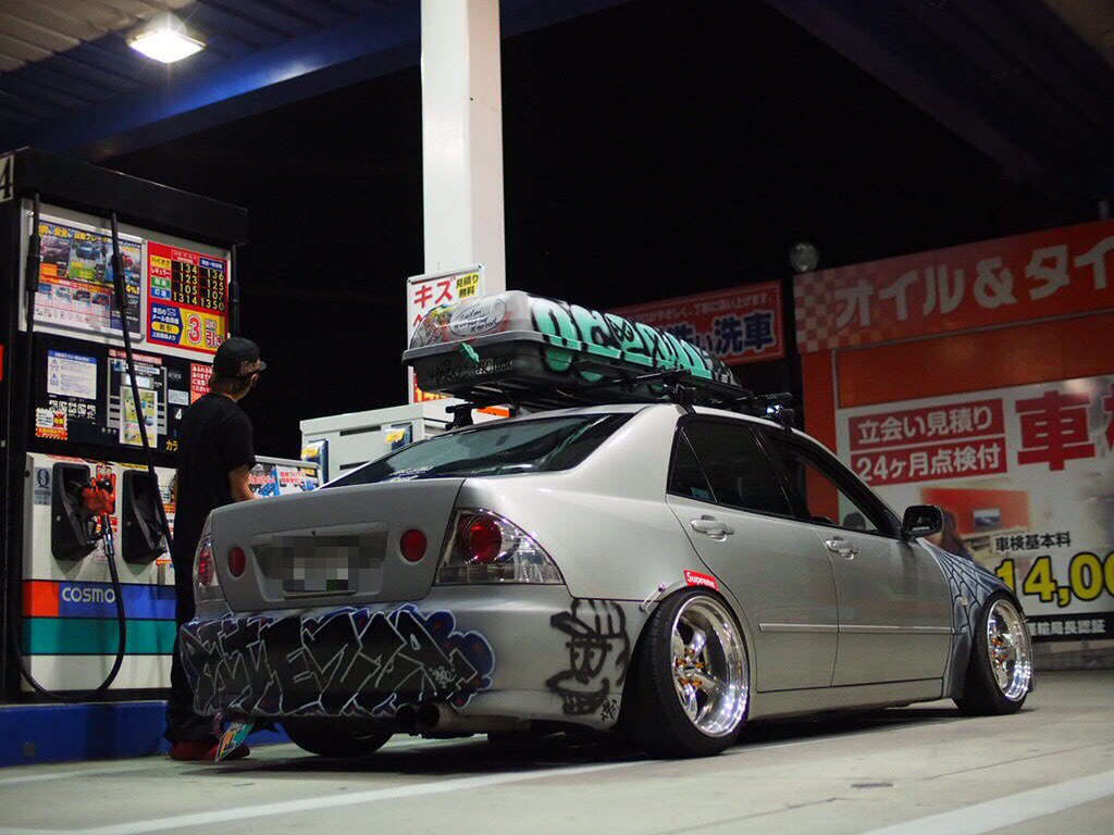 Ri_o_Mi's tweet photo. #Weekendkustomer
#wek
#graffiti
#taro
#WORK
#GOOCARS HEMI
#ALTEZZA
#OLYMPUS
#E-P5
#COSINA
#Voigtländer
#NOKTON
#F0.95 https://t.co/QiItTlAwpJ