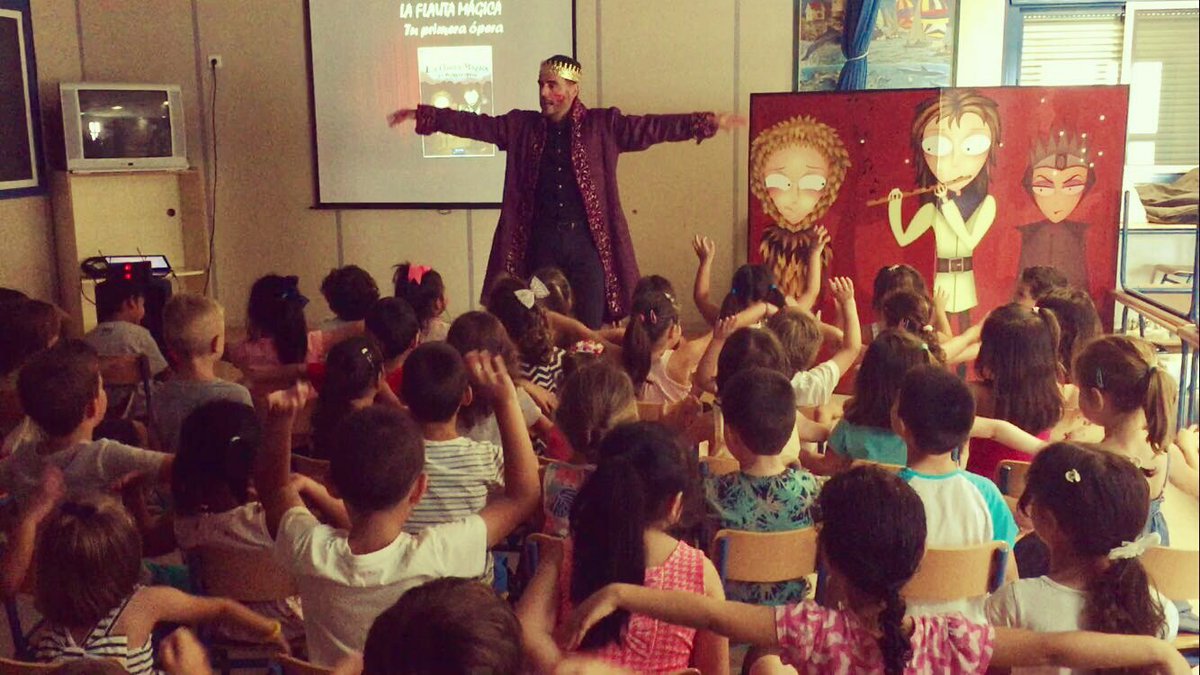 ProyectoLirico's tweet photo. Comenzamos la gira 2017-18 por los colegios de toda España con la ópera la #pequeñaflautamágica
https://t.co/7HqLWjczn0 https://t.co/edKhTUeUpv