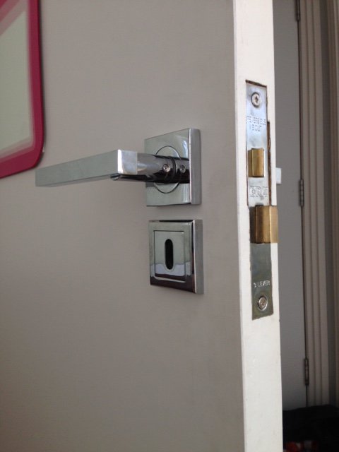 LocksmithsTTK's tweet photo. Your brass looking a bit dated, upgrade your door furniture to satin for a fresh new look. https://t.co/P3SJReuIcm