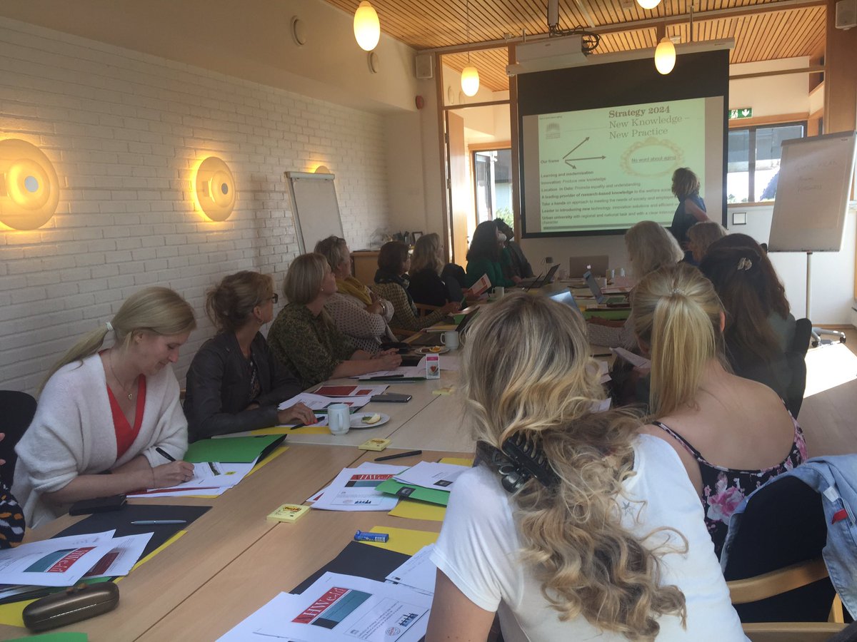 Forskningsgruppen Aldring, helse og velferd skal ha "Impact on the Society " sier <a href="/Astrid/">Astrid</a> Bergland på strategiseminar m #booster <a href="/mirgens/">Morten Irgens</a>