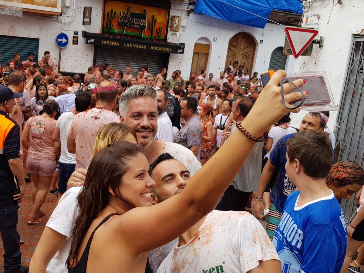 ld_loren's tweet photo. Espectacular un año más la #Tomatina2017 @AytoBunyol https://t.co/4bLtDSOsYM