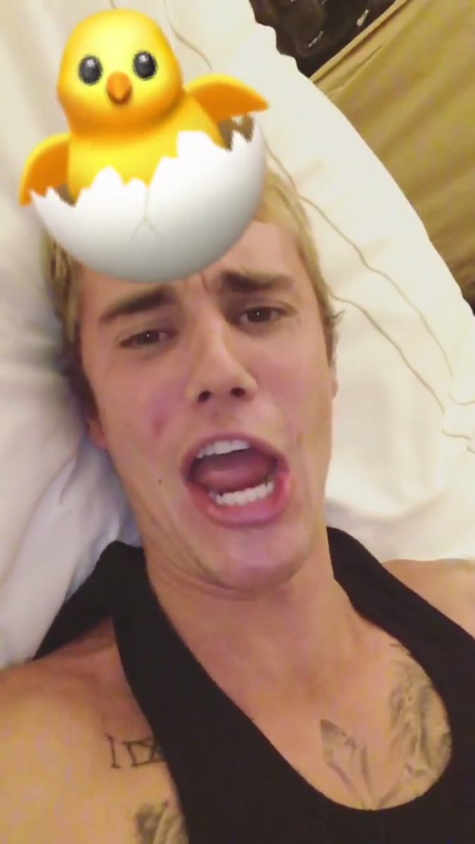cileklidon's tweet photo. sarı civcivim  #KCAColombia #JustinBieber https://t.co/08OBQMdcZK