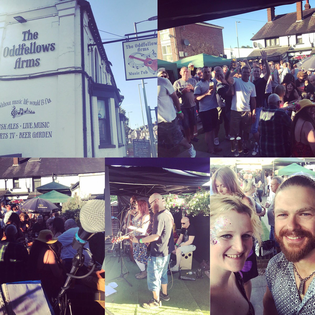 crashers_uk's tweet photo. Thanks so much to the #OddfellowsArms for having us.  Really enjoyed performing for this years #oddstock #charity #Festival 😊😘 https://t.co/0Y6qlmYi93