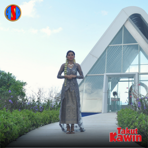 takutkawin_asp's tweet photo. Pernikahan itu sebuah panggilan bukan karena tekanan dari sana sini. Setuju?
#takutkawinmovie
#amanahsurgaproductions
#comingsoon https://t.co/zS4MKUCbDl