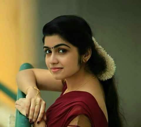 SelvaBSctwitz's tweet photo. பார்வைக் கணைகள் வீசி என்
இதயத்தை கொள்ளை அடிக்கிறாளே......இப்பா.....😍😍 https://t.co/RGKNVFjkma