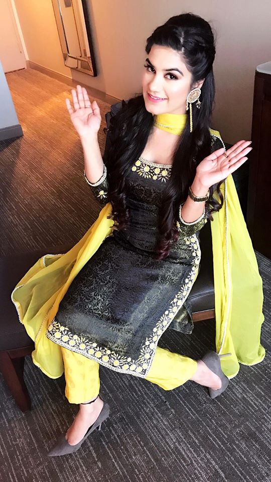 punjabistarlive's tweet photo. Punjabi jatti #Kaur_B ❤️❤️ https://t.co/Xih3Fb0Axb