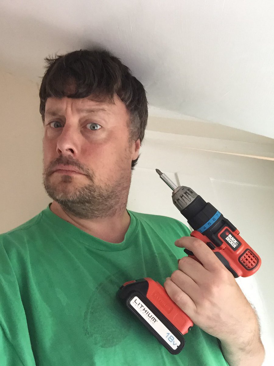 Outofdepth_dad's tweet photo. Finally rehung the bathroom door that came off its hinges 2 months ago. No more peeing with the door open! #DadDIY #InstantPrivacy #2months https://t.co/6kd4XUca9Q