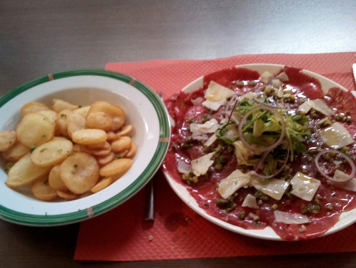 Baptiste5369's tweet photo. Mon plat ce midi #CarpaccioDeBoeuf maison
Bonne appétit les amis https://t.co/LaNKSF2JG0
