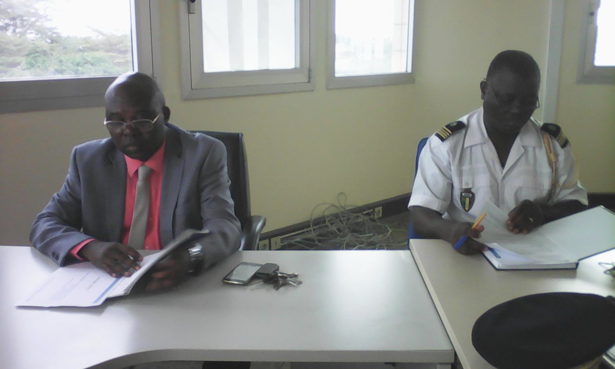 JUSTINTCOMM's tweet photo. #Gabon Gouvernance SI, 30 08 17 séance de travail avec la DI des FPN https://t.co/yS3DUxtHjX