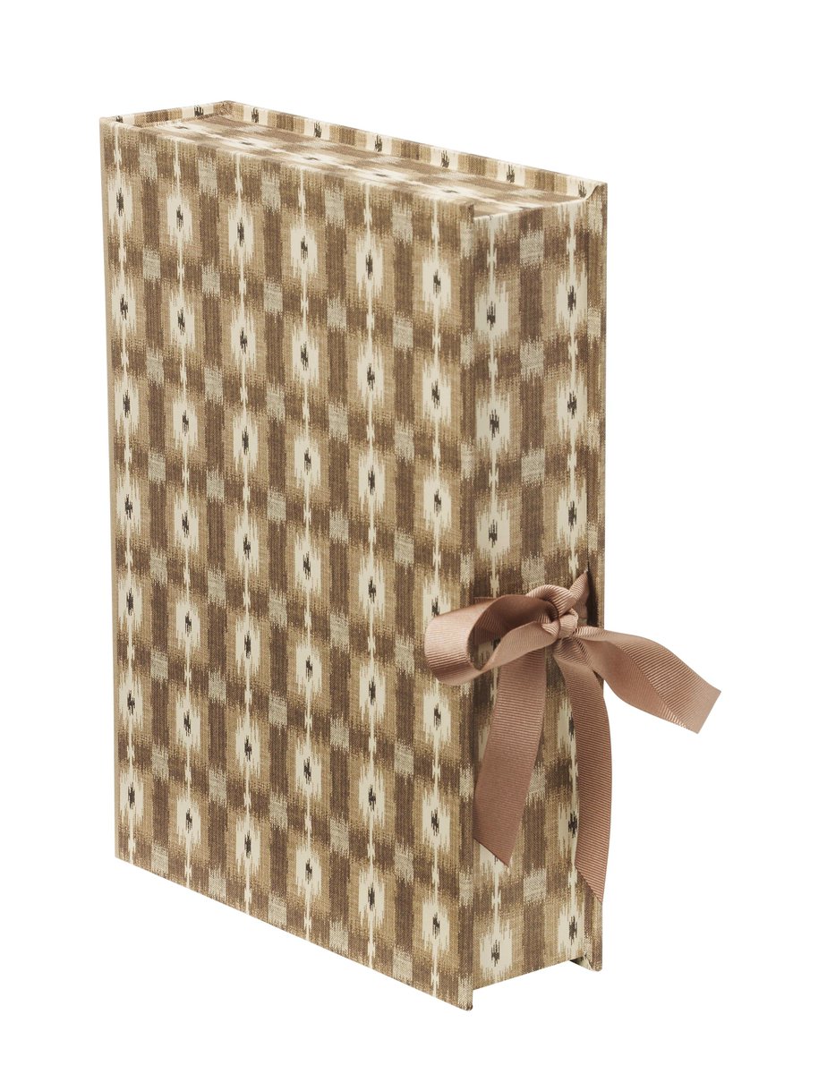 DesignCentreCH's tweet photo. Looking for some new #home accessories? Drop by @NinaCampbell for up to 50% off in their #summersale #discounteditems #accessories https://t.co/xjlt8QI0de