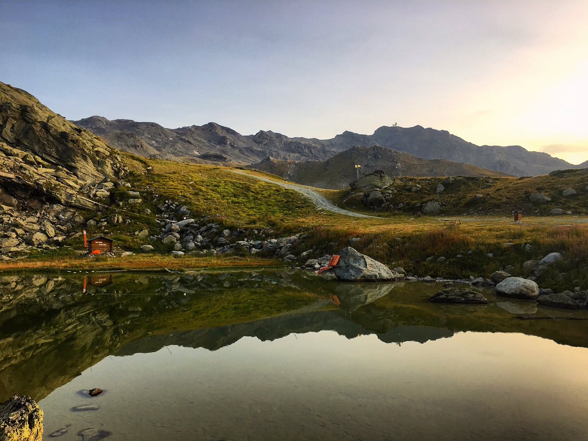 WokSkiValTho's tweet photo. Last night's reflecting at the lake. #valthorens #lac #cimedecaron #mountains https://t.co/qwqOlIznZy