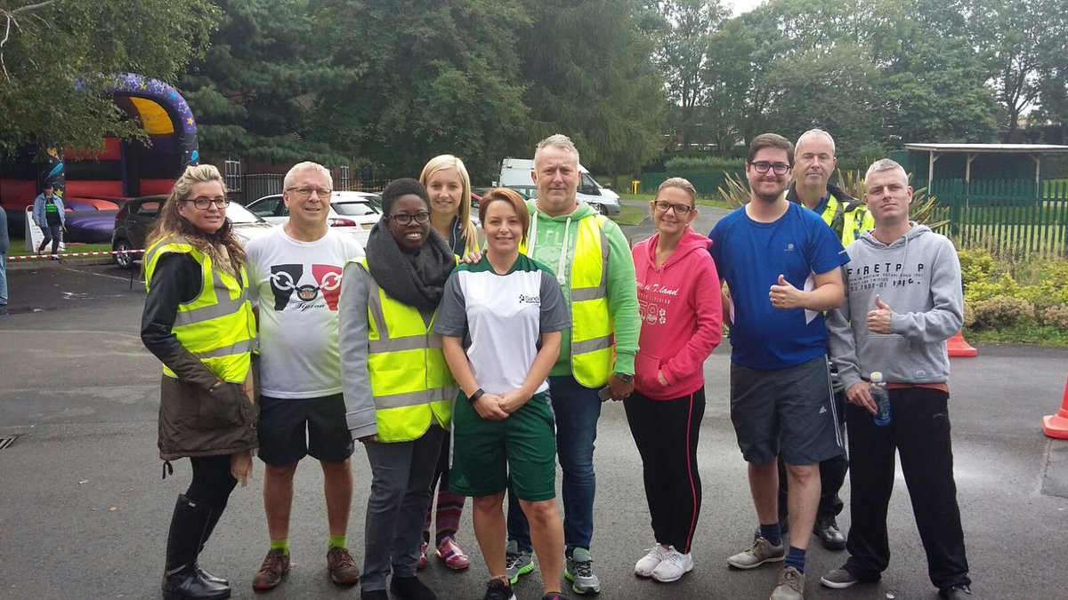 TiptonWMP's tweet photo. PCSO Robinson &amp; Ward are with @sandwellcouncil &amp; local councillors at Farley Park for their #25thAnniversary celebrations. 🎉🎉 https://t.co/6PLv4PND8U