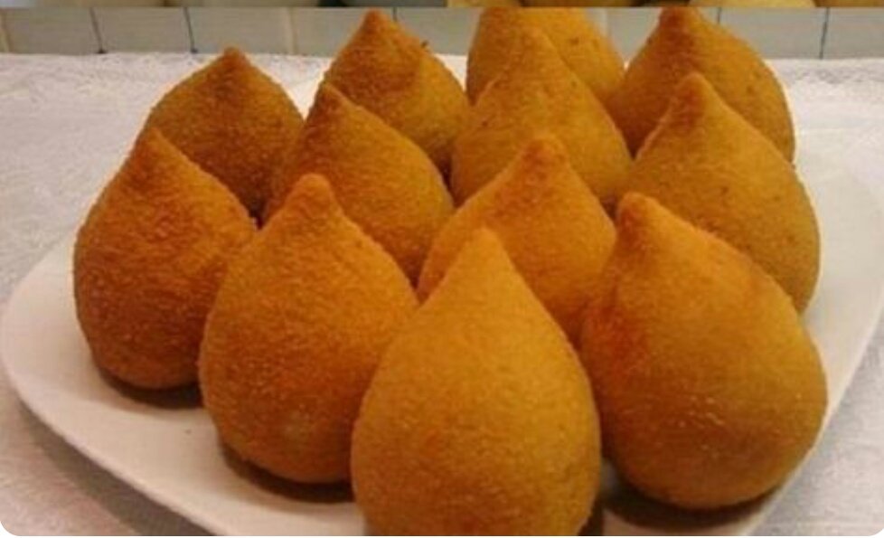 Postando essas bela coxinhas pra ver se ganho retweet... 😂😂😂
