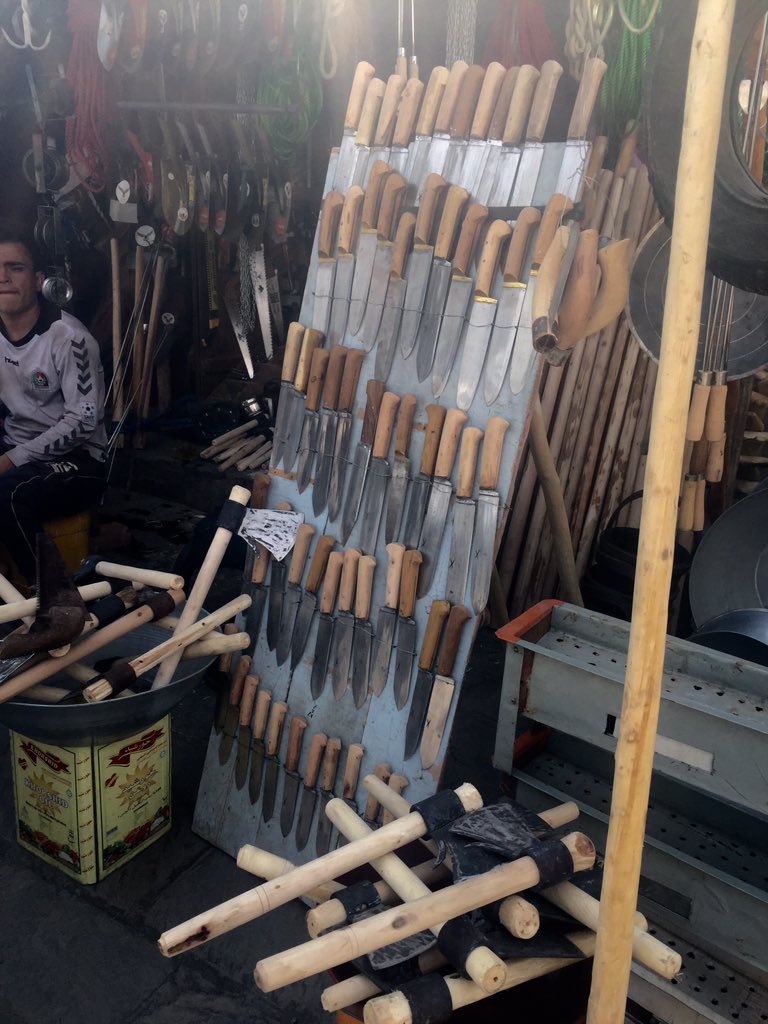 ImagesOfAfg's tweet photo. Lots of handmade knives for sale now in #MuradKhani in #Kabul. Getting ready for Eid-e Qurban. #Afghan #Afghanistan #TurquoiseMountain #Eid https://t.co/F9NJCsLOrr