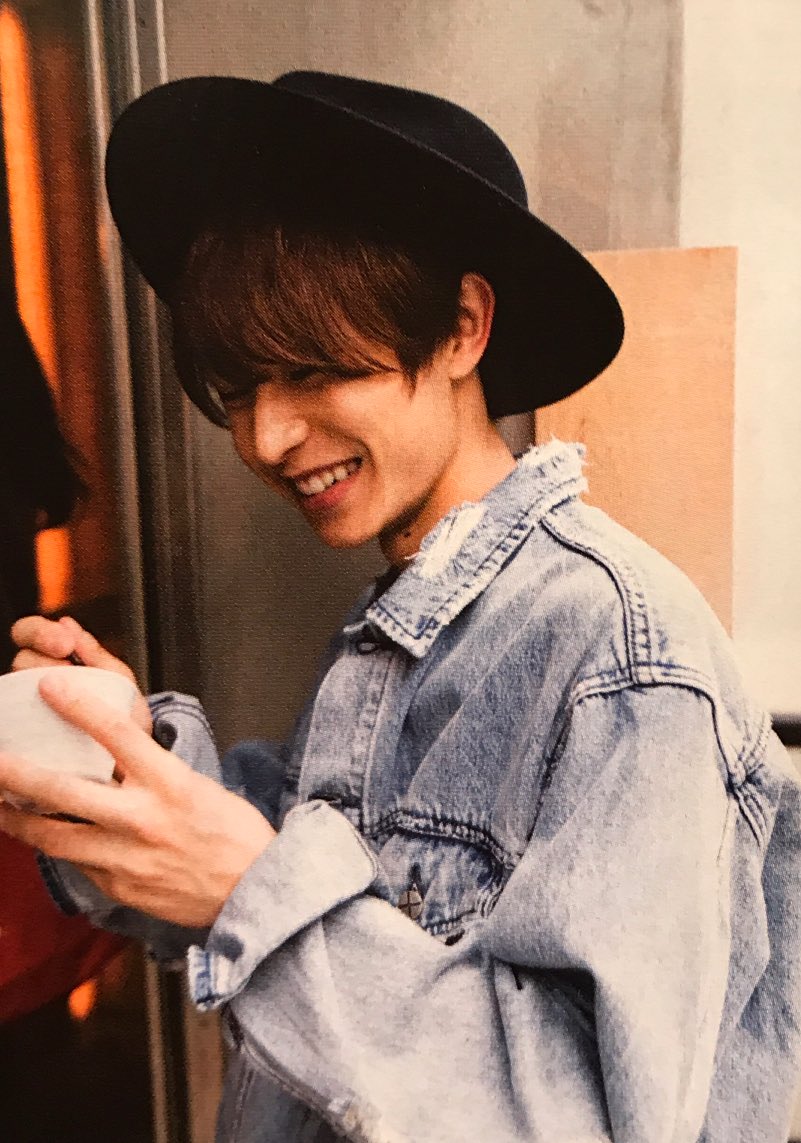 sankaku357's tweet photo. 顕嵐お誕生日おめでとうございます🎊
大人ぽく見えるのに同い年なんて😳
今まで以上にステキな人になってこれからの活躍も期待しています🐥💜
#阿部顕嵐生誕祭
#0830
#PM08:30
#素敵な時間届け✨
#Happyな1年のなりますように🌈
#最高の20代スタート⏩ https://t.co/lrydSagAF5