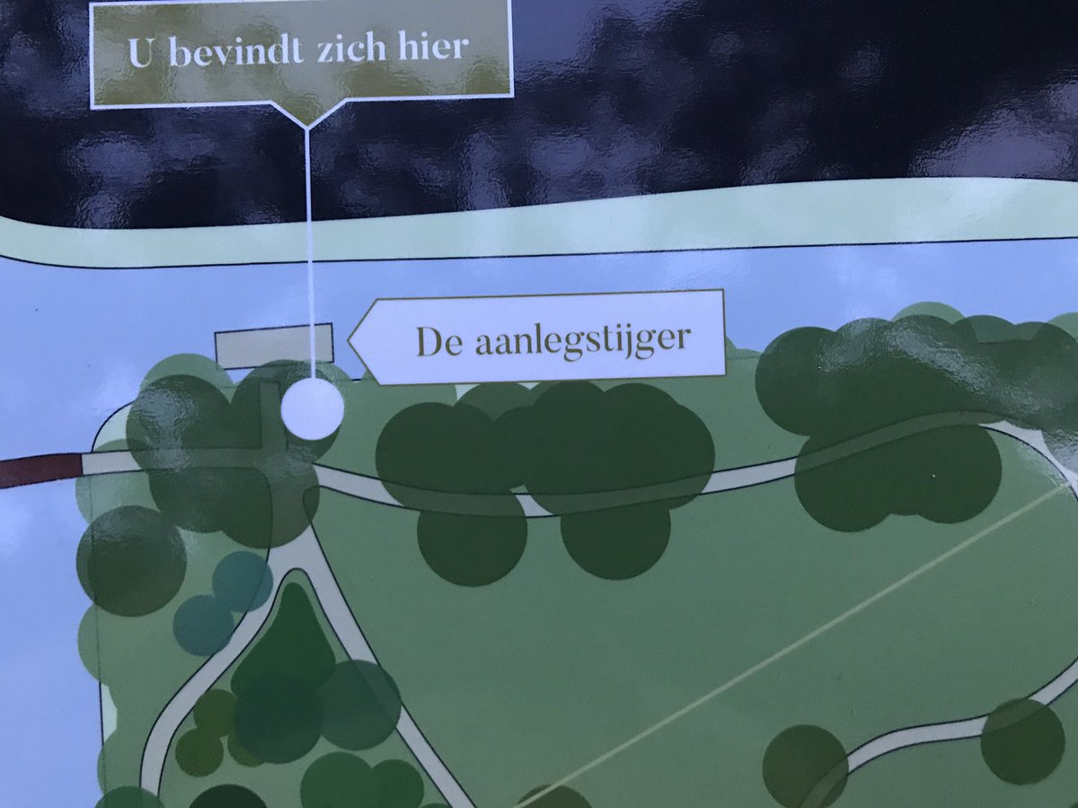 Handig informatiebord bij kasteel #Oud-Poelgeest <a href="/OudPoelgeest/">Kasteel OudPoelgeest</a>. Jammer dat de spellingschecker  niet actief was. #Oegstgeest