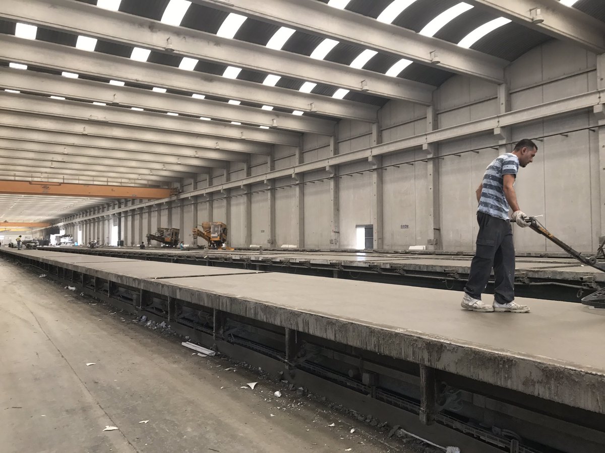 IgnacioAramen's tweet photo. Visita a las instalaciones de @tecnyconta con @C_Ecay para ver avance de fabricación de nave de #BACAICOA #ProyectosNavarra cc/@_atBIM https://t.co/8SjaBnbIIx