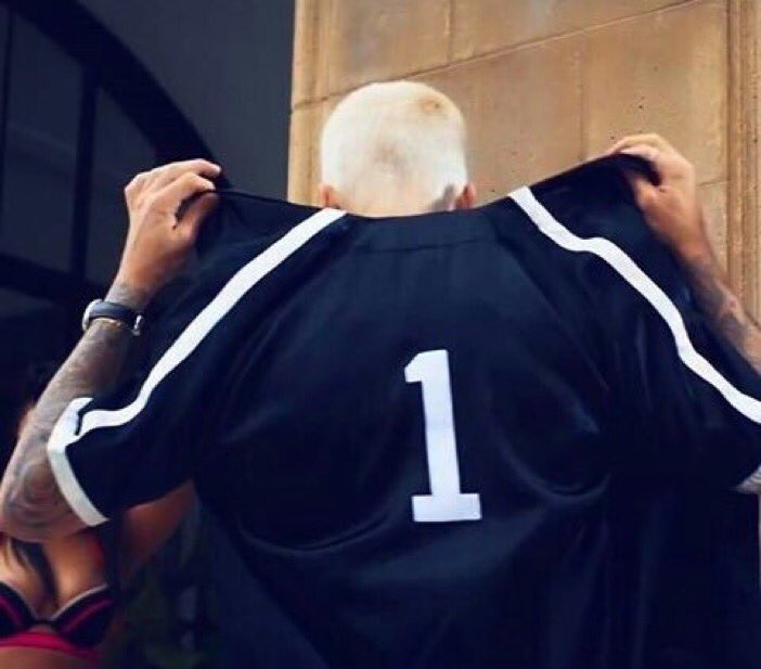 breathustin's tweet photo. yirmi iki  #KCAColombia #JustinBieber https://t.co/wwZsJyzpoC