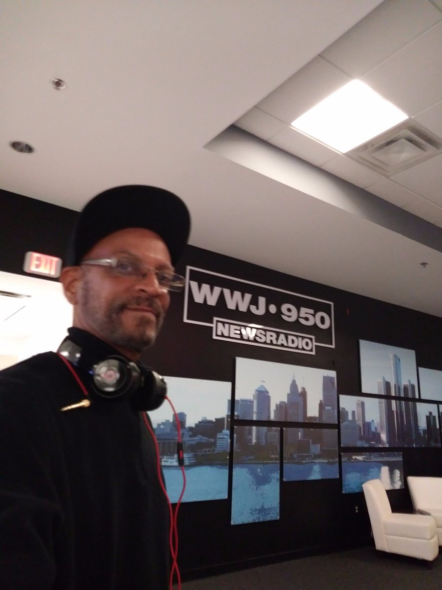 OneilStevens's tweet photo. THANKS CBS Radio Detroit and WWJ News Radio 950 Traffic, listen anywhere anytime @ https://t.co/AT58SVeNal Thanks Everyone! ~@OneilStevens https://t.co/RejiTEAULe