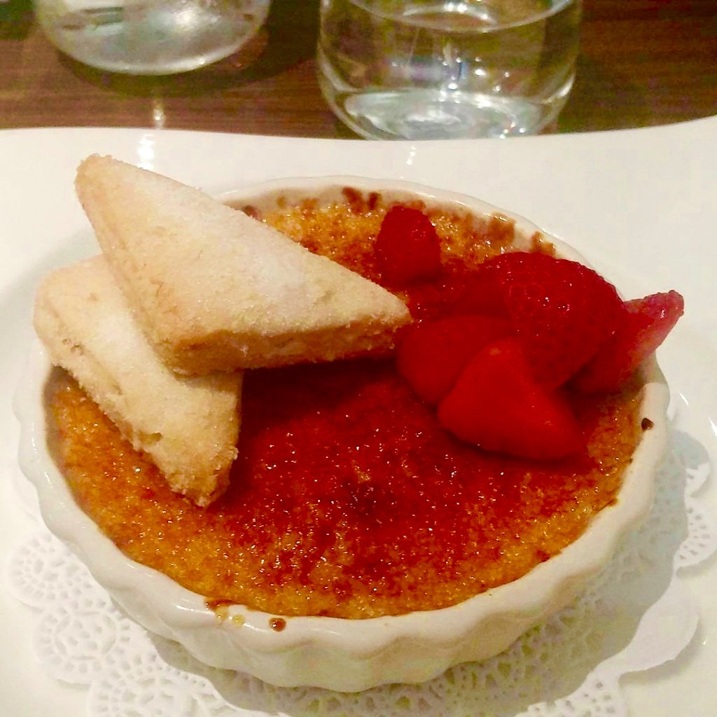 KnightsbridgeRG's tweet photo. The perfect finish to the perfect Sunday @ArdeoBardeo 🍓

Book: https://t.co/00IInkv2L4 https://t.co/ktIgklya7S