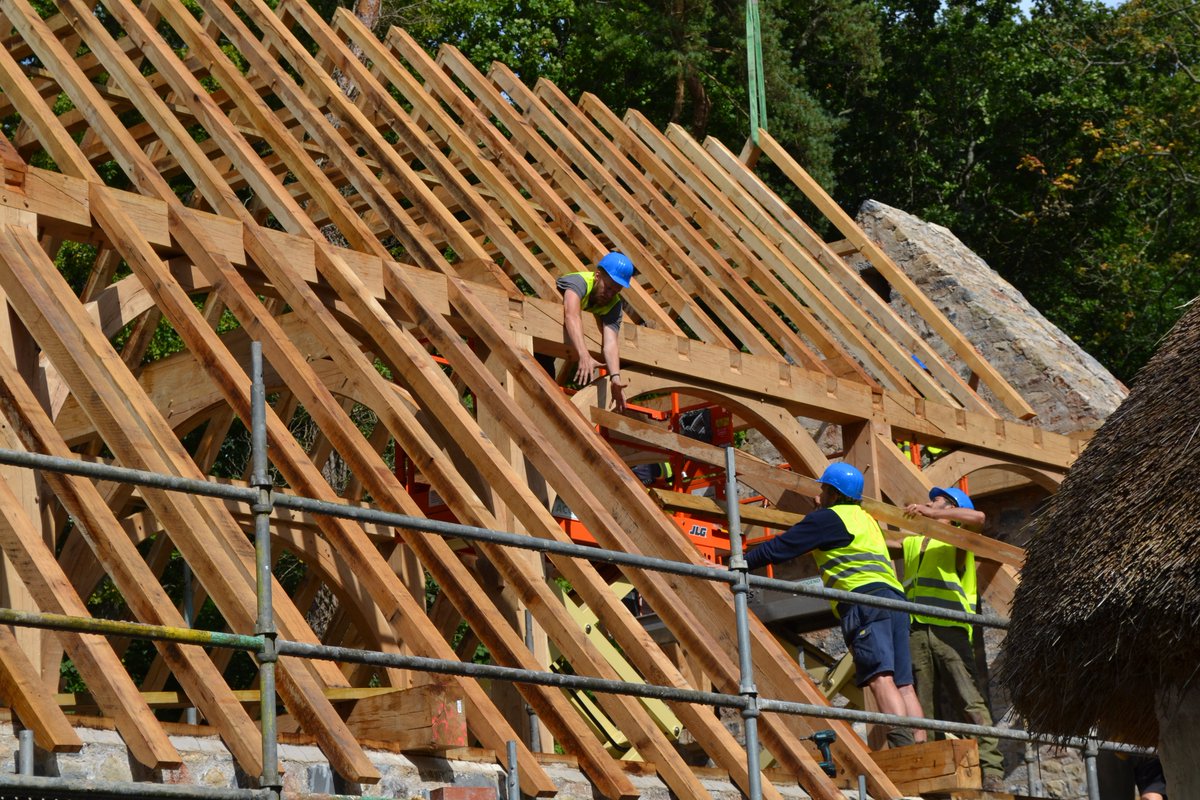 SF_adeiladau's tweet photo. Ffram bren #LlysLlywelyn bron a'i orffen / the timber frame nearly finished https://t.co/YcKoBtwsoR