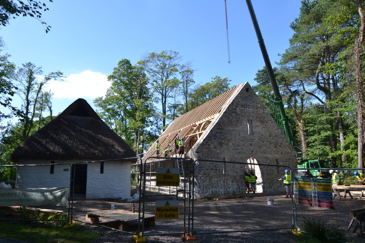SF_adeiladau's tweet photo. Ffram bren #LlysLlywelyn bron a'i orffen / the timber frame nearly finished https://t.co/YcKoBtwsoR