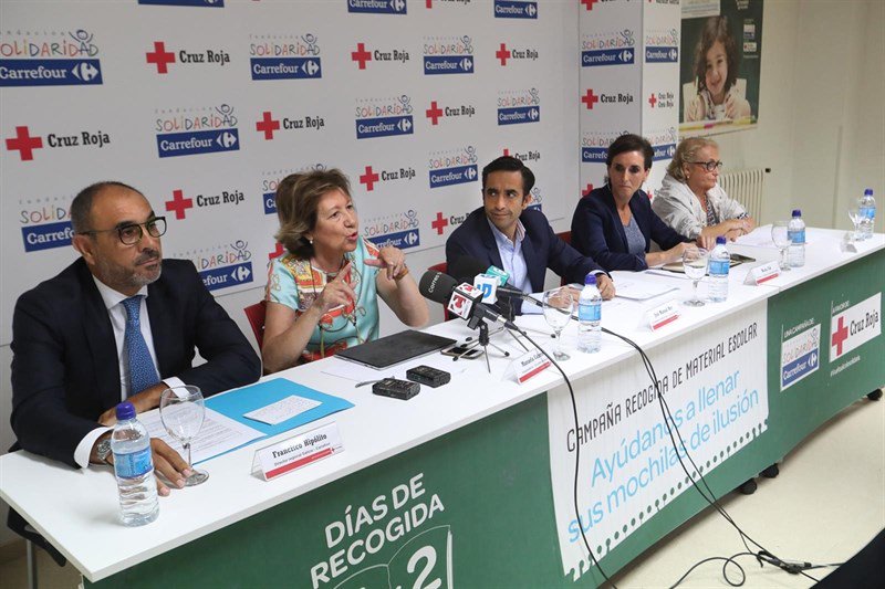 JessGentinosina's tweet photo. 4.000 voluntarios de Cruz Roja y Carrefour recogerán material para 'Vuelta al cole Solidaria' en 48 provincias https://t.co/7RmyVUf3Pt https://t.co/fFS8Sf8elM