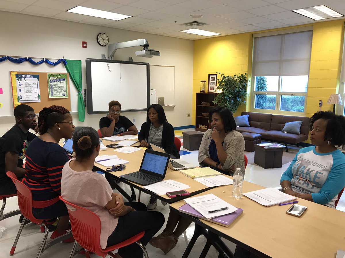 MsAprilHoward's tweet photo. PBIS Team has awesome ideas to get 2017-18 off to great behavior &amp; awesome learning experiences! @jeffblowe @HCS_TitleI @HamptonCSchools https://t.co/fF76Mi2bqU