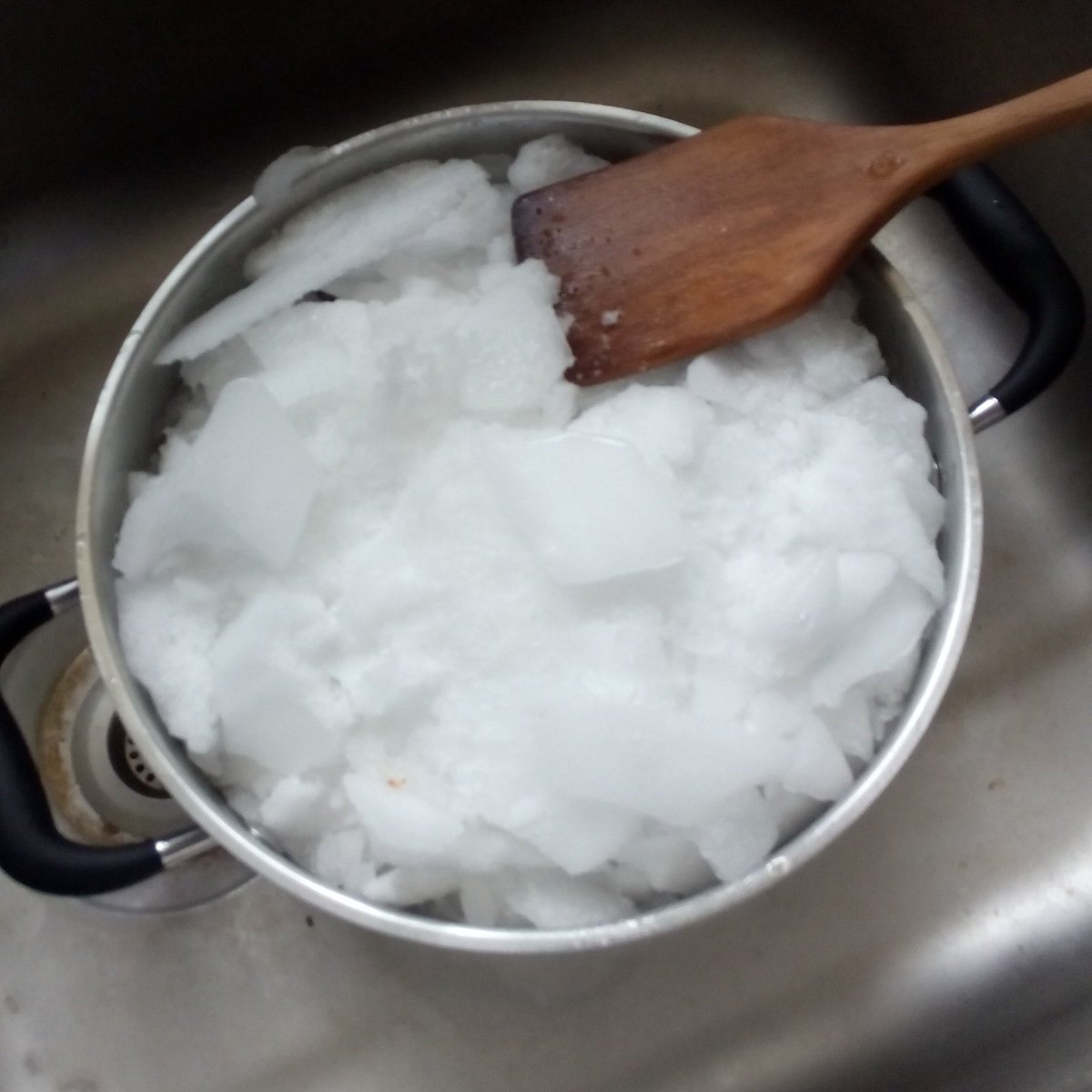 AndrewCNorman's tweet image. Fair to say the freezer needed defrosting...
#ImprovedEfficiency 
#preTermJobs #calmbeforethestorm