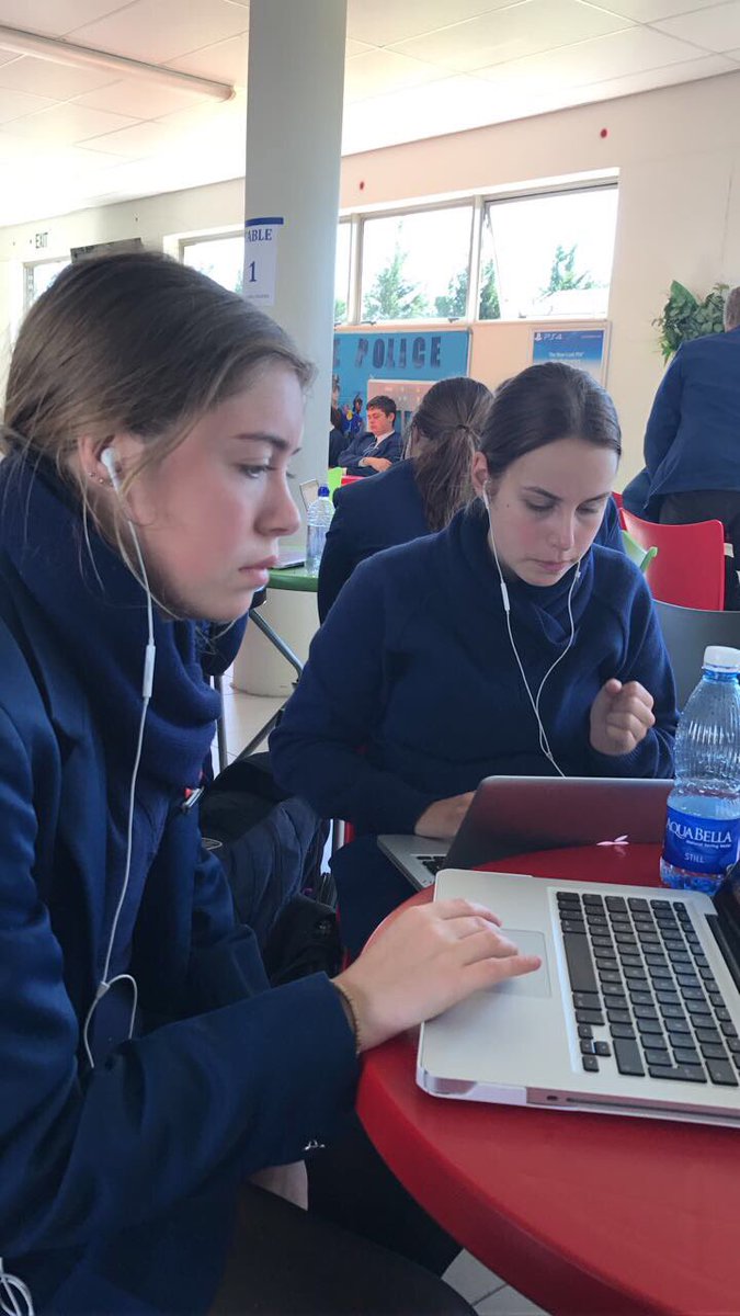feMENism_'s tweet photo. Always grinding! 🐝 Continually working on our #feMENism magazine 👍🏼👍🏼 https://t.co/4RErHJy6Vf