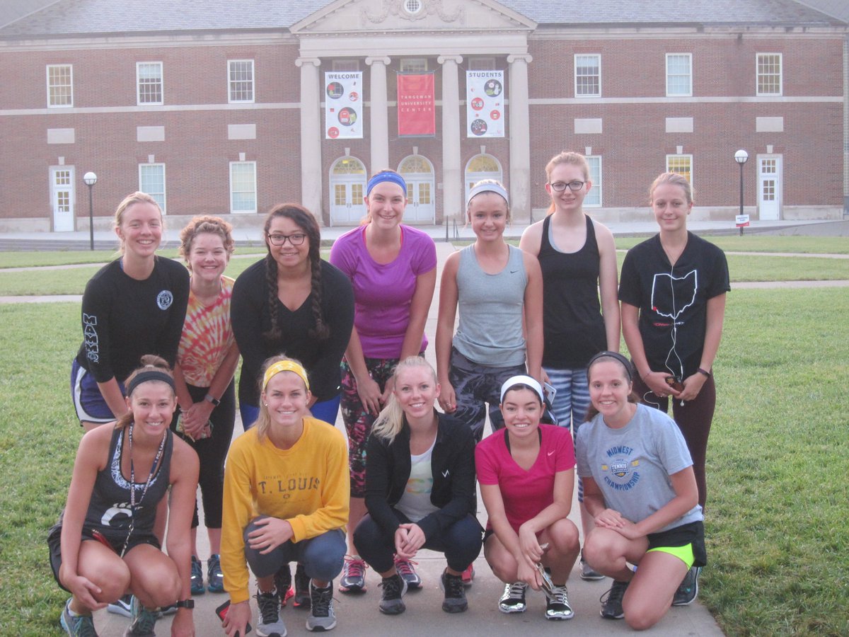 UC_CHAARG's tweet photo. #UCCHAARG girls just logged some bolts : ) #runCHAARG https://t.co/zEP1GyV3cv