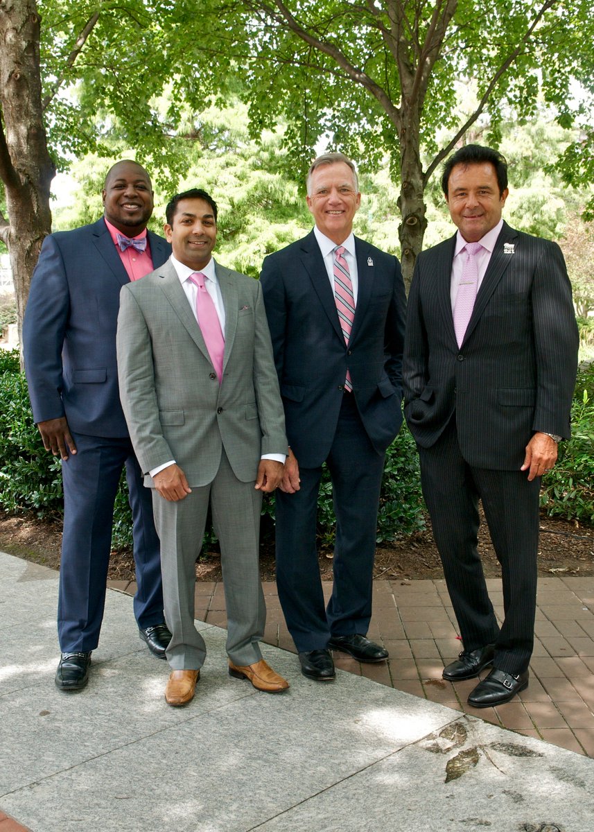 EvelynBarella's tweet photo. Sneak peek: @AmerCancerCEO welcomes #RealMenWearPink Class of '17 @LTK_Atl tonite. Thx guys 4 stepping up 2 fight #breastcancer! #StridesATL https://t.co/her6TfxxjI