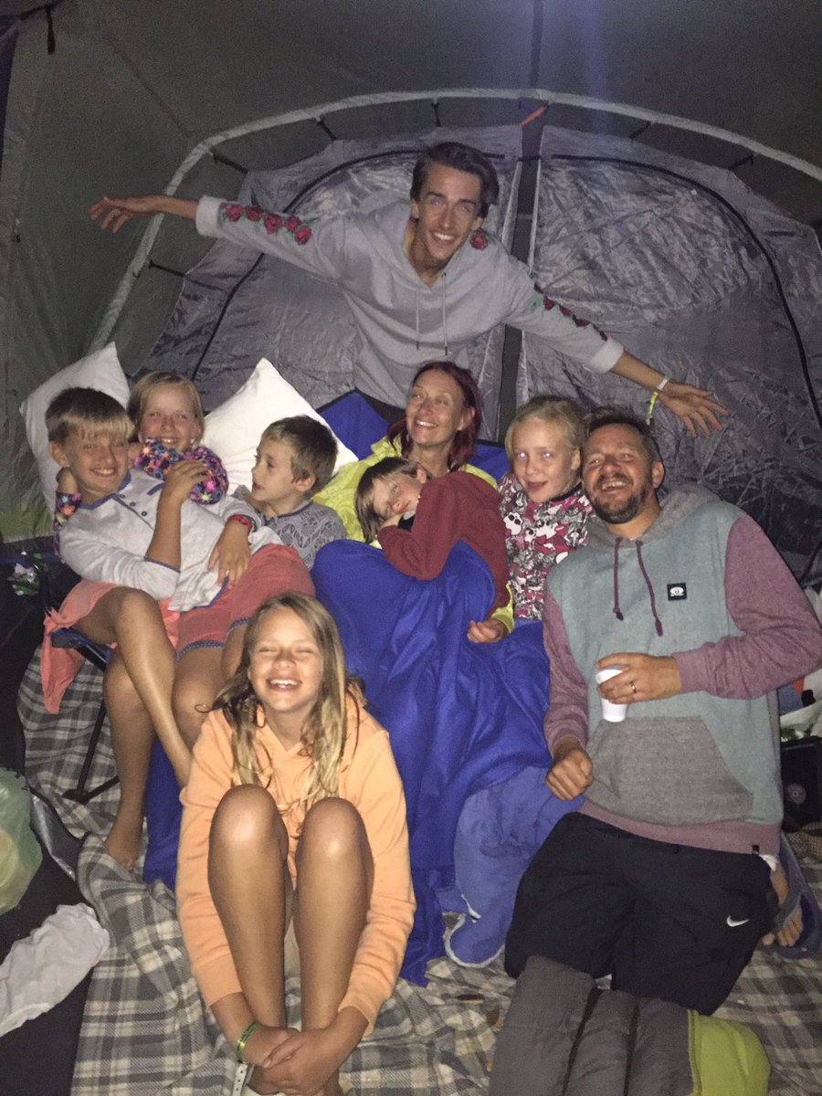 vanessa_archer's tweet photo. #funcamping โบ๏ธ #bighangover https://t.co/aSarInaxBZ