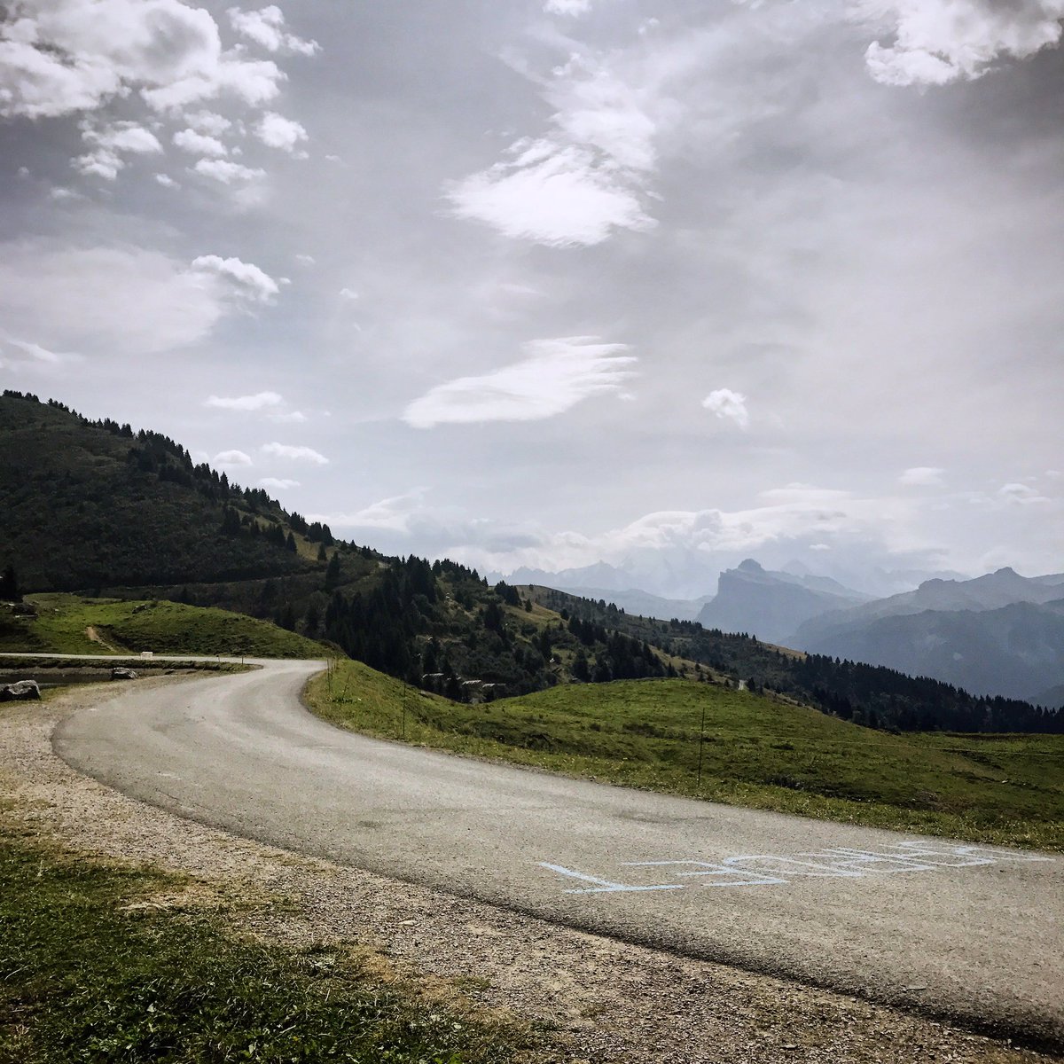 RallyeSportMed's tweet photo. Après la poussière du Lozère, les montagnes du #MontBlanc ! #Rallye #FFSA https://t.co/m5BaO2bn7P