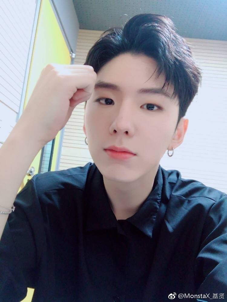 MonstaXBar's tweet photo. 170830 #기현 weibo update:

What are MONBEBEs busy doing?

#몬스타억스 https://t.co/FRAensC4Qs