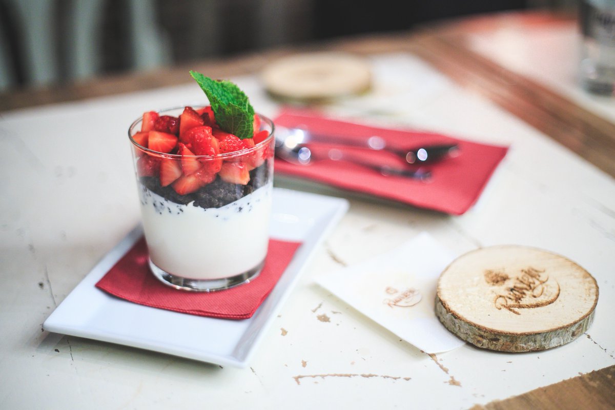Hospedarte en un hostel, para nosotros no es sinónimo de comer mal :P 
¡Échale un ojo a nuestros platos!