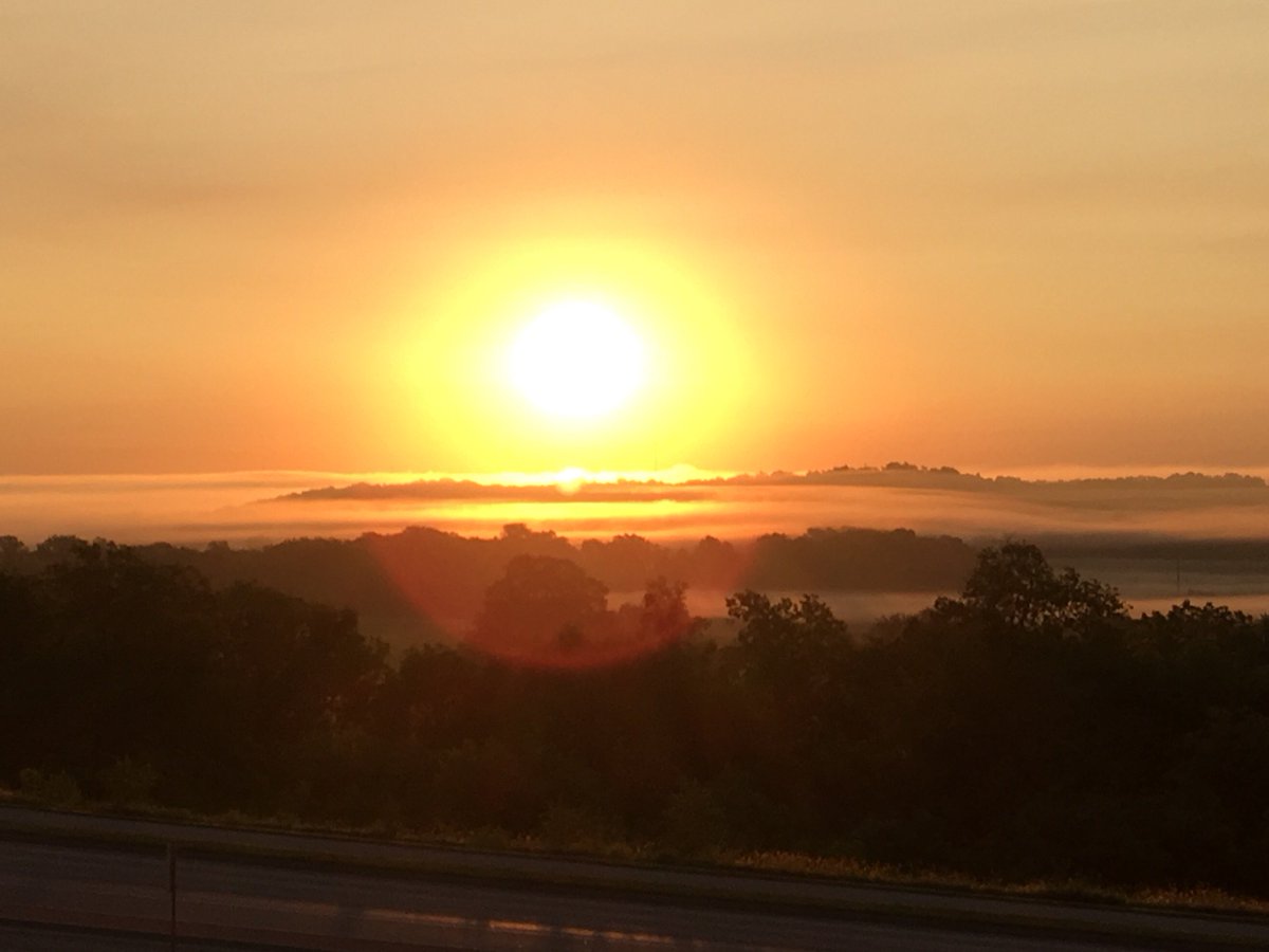 LBSharks's tweet photo. A beautiful sunrise over the Blue River Valley and a great start to a new learning day! #isdstrong https://t.co/j3UgsKTx2N