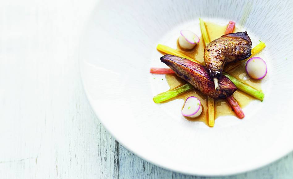 JavaFresh_Fruit's tweet image. Chouette de voir @AnneSophiePic utiliser du combava dans une de ses recettes 😊bit.ly/1lOosDT @maisonmedelys #delicieux #Rungis