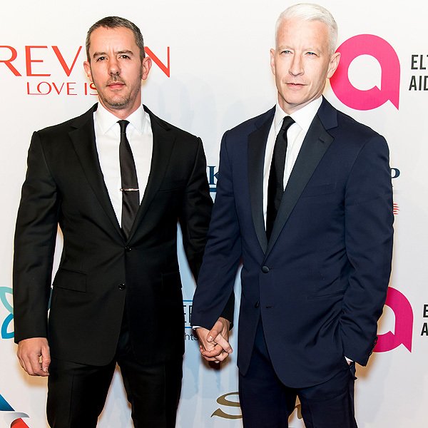 AmericansUnit's tweet photo. #LiberalSlut #KathyGriffin can't get her "sorry" straight. What an idiot! #andersoncooper https://t.co/JMPTNzi6l4 #Trump #progressives #CNN https://t.co/I19tRIGP6L