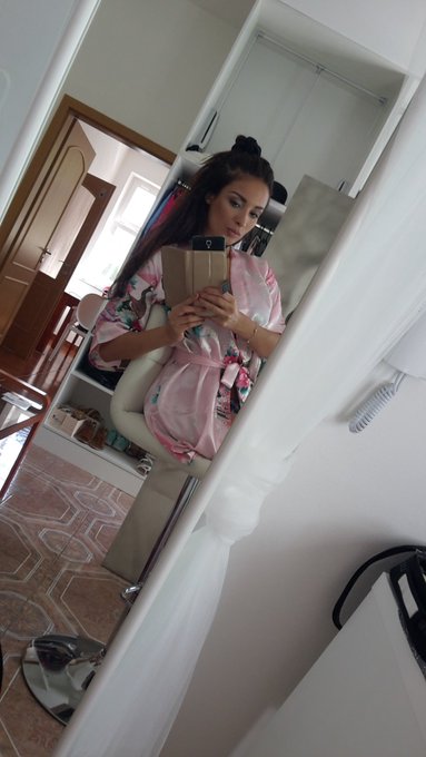 An other day of shooting in Prague @fitnessroomsxxx ? https://t.co/Ey1vFrLHDW
