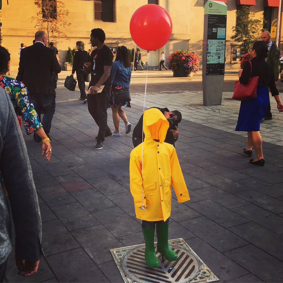 AnastasiaTS's tweet photo. Made a new friend on the way to work today. #wheresgeorgieto #it #coolpromo #creepy @StephenKing @ITMovieOfficial https://t.co/5zEDPv6443