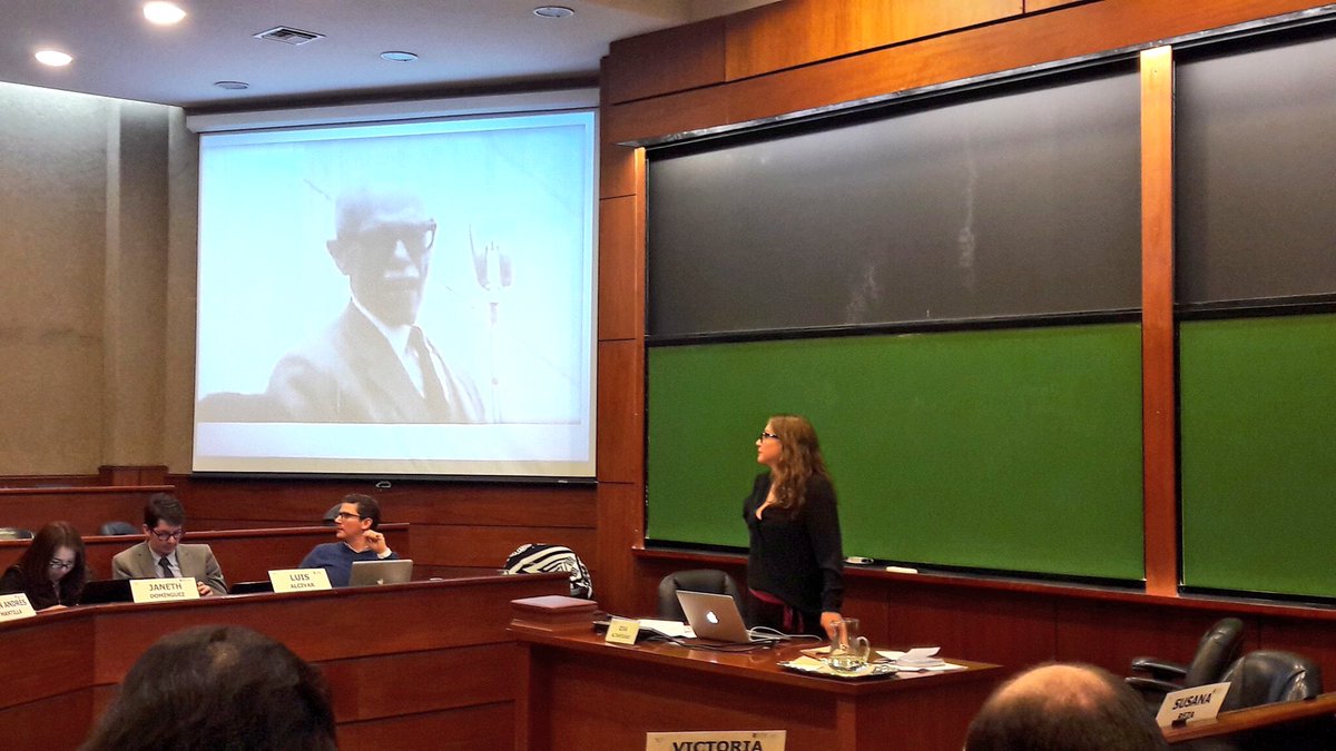 lideresgobernar's tweet photo. Porque un buen #líder debe saber comunicar, tuvimos clase de #mediatrainning con Diva Altamirano. Analizamos y practicamos lo aprendido.🎬 https://t.co/2VxRFNVqbB