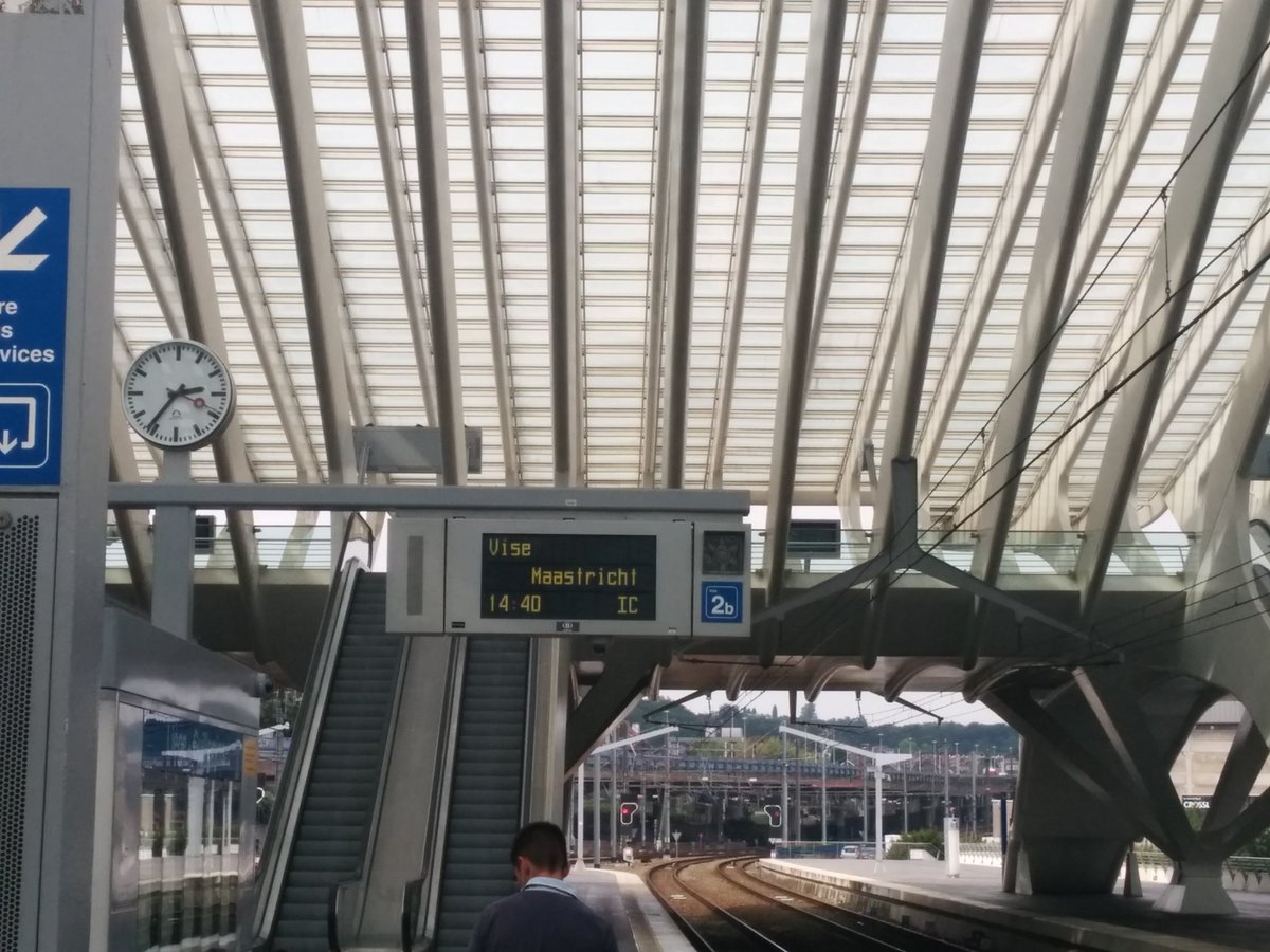 doraevangelou's tweet photo. On my way to #EAA2017 https://t.co/fcd7W5O2EH