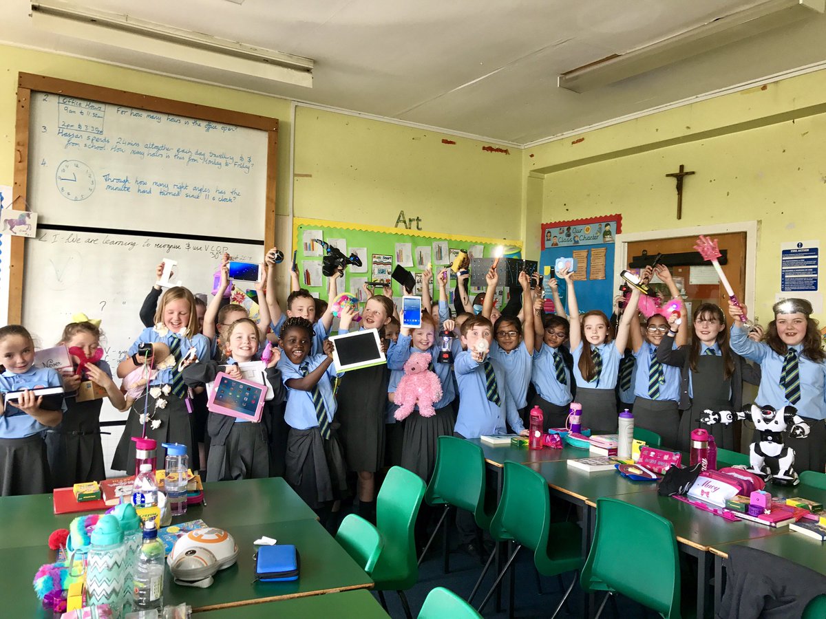 OLRprimary's tweet photo. Primary 6a are having an amazing afternoon exploring how batteries power different items! More pics to follow later! #nomains #batteryonly https://t.co/50OJQEUN7G