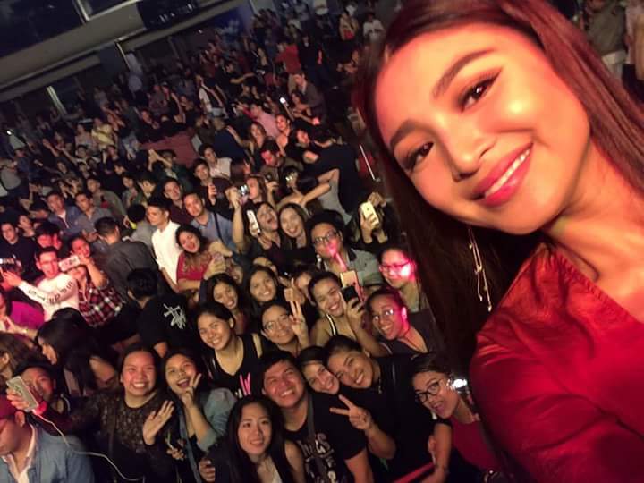 JadinePH2's tweet photo. Selfie with the best and the hottest fans in the world! 🔥👊🏻💪🏻🙌

#HotShotBrandy
#HotShotBrandyParty

#NadineLustre #JaDine https://t.co/mtbGv2QZme