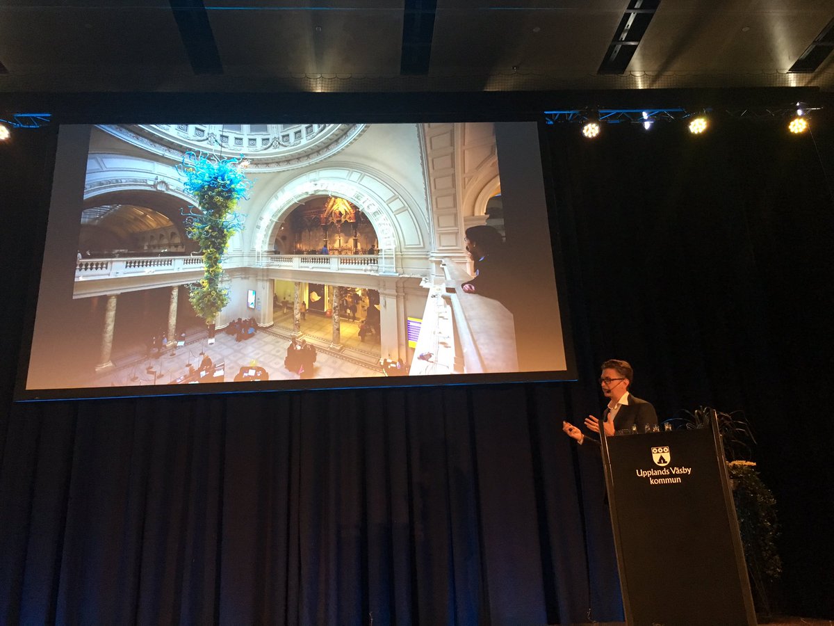 benitamatofska's tweet photo. @kieranlong takes to the stage at #STA17 to talk about ' 'publicness' public belonging, art &amp; design #sharingeconomy https://t.co/IiKD6ggCVP