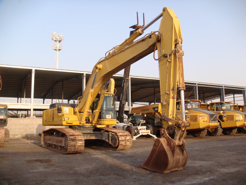 Zamzam_Auto_Co's tweet photo. #ZamzamAuto #Dubai #KOMATSU #EXCAVATOR #PC400-6 #2K06 #2006 #Trucks #Machines #Heavyequipment #Markets #Sale https://t.co/iwtkgouWcO