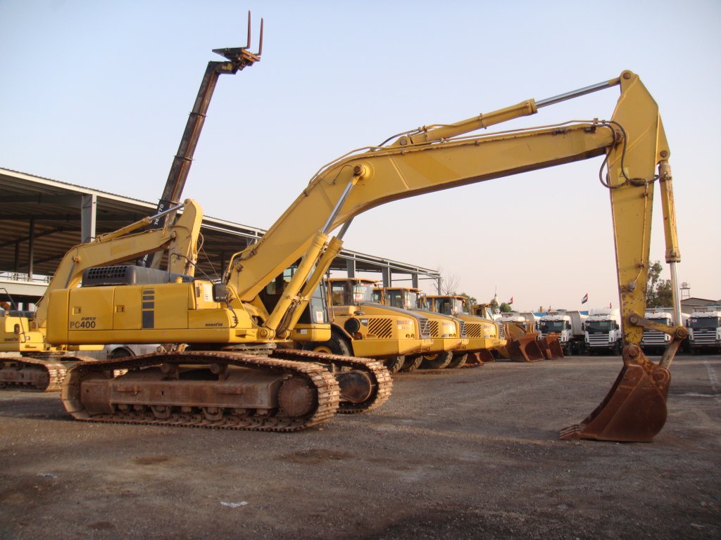 Zamzam_Auto_Co's tweet photo. #ZamzamAuto #Dubai #KOMATSU #EXCAVATOR #PC400-6 #2K06 #2006 #Trucks #Machines #Heavyequipment #Markets #Sale https://t.co/iwtkgouWcO