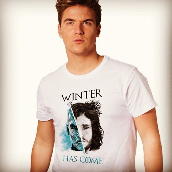 Friking_Porto's tweet photo. #gameofthrones #tshirt #winteriscoming #frikingporto https://t.co/pSjWCUVyZe https://t.co/h73Av6yezk