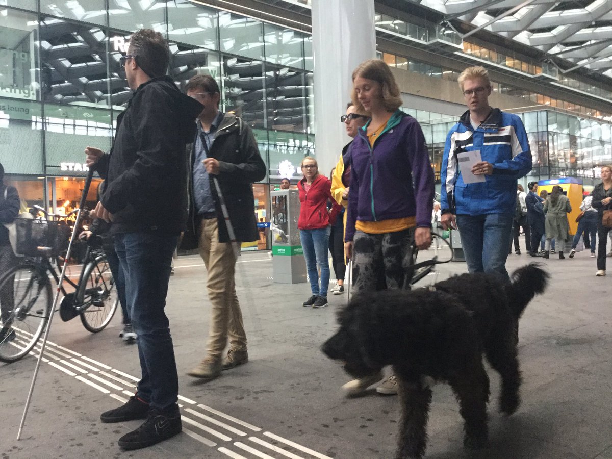 JVidee's tweet photo. Vandaag ervaren 25 Jonge Veranderaars hoe het is om met een beperking per OV te reizen en aandacht te vragen voor #toegankelijkheid #JVrace https://t.co/ojy8cRcweG